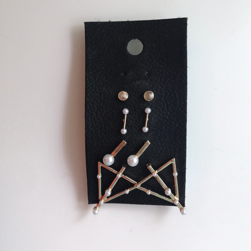 FREE PEOPLE EARRING SET